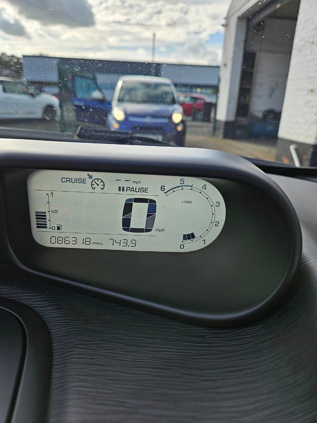 Mini Cooper D Cooper D [Diesel / Manual]